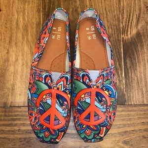 Peace sign flats